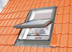 Optilight „TLP Kunststoffschwingfenster von KRONMAT mit Eindeckrahmen"